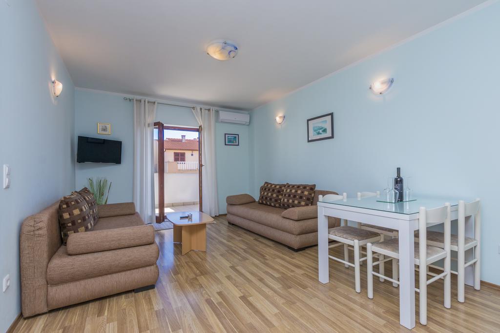 Milos Apartment プーラ エクステリア 写真